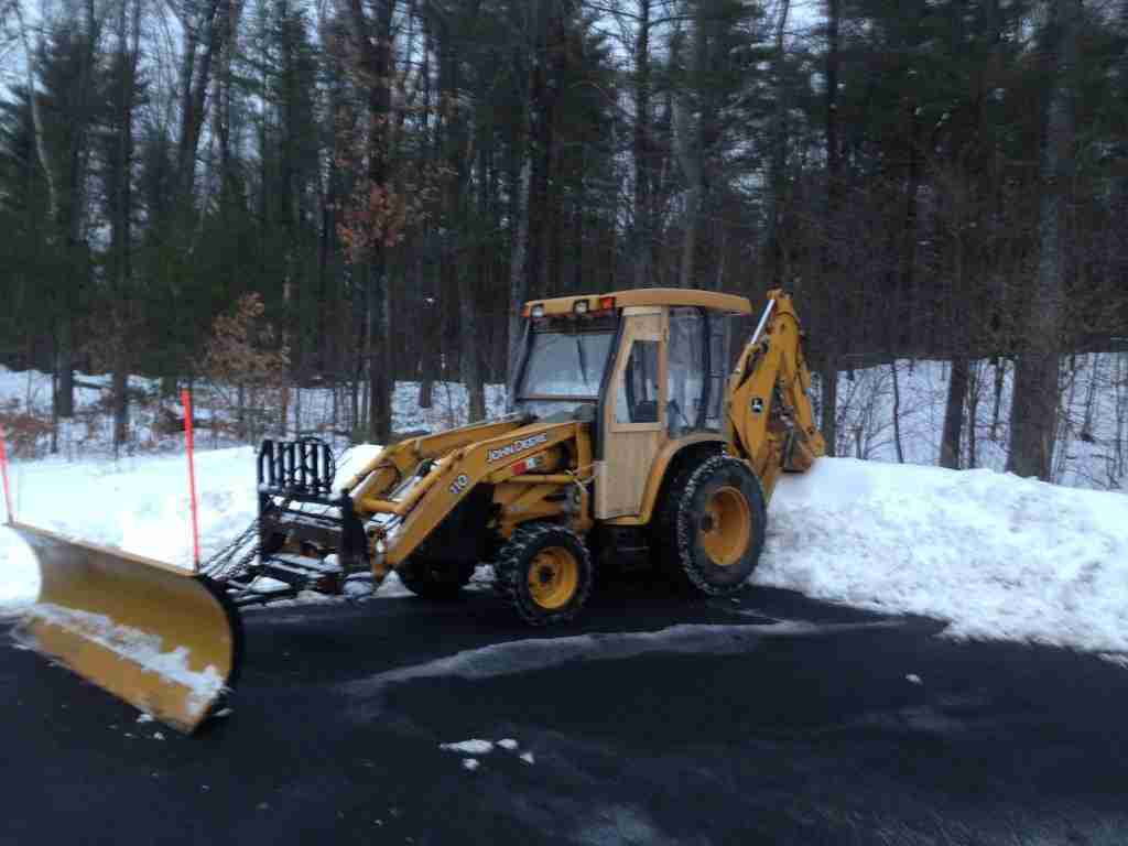 Snow tractor